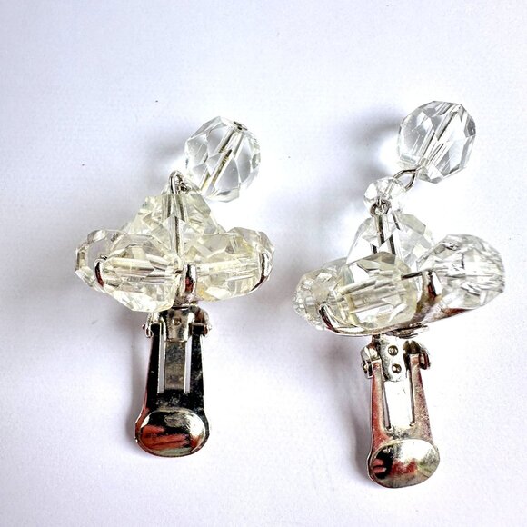 Kramer Vintage Crystal Clip Earrings - Picture 11 of 13